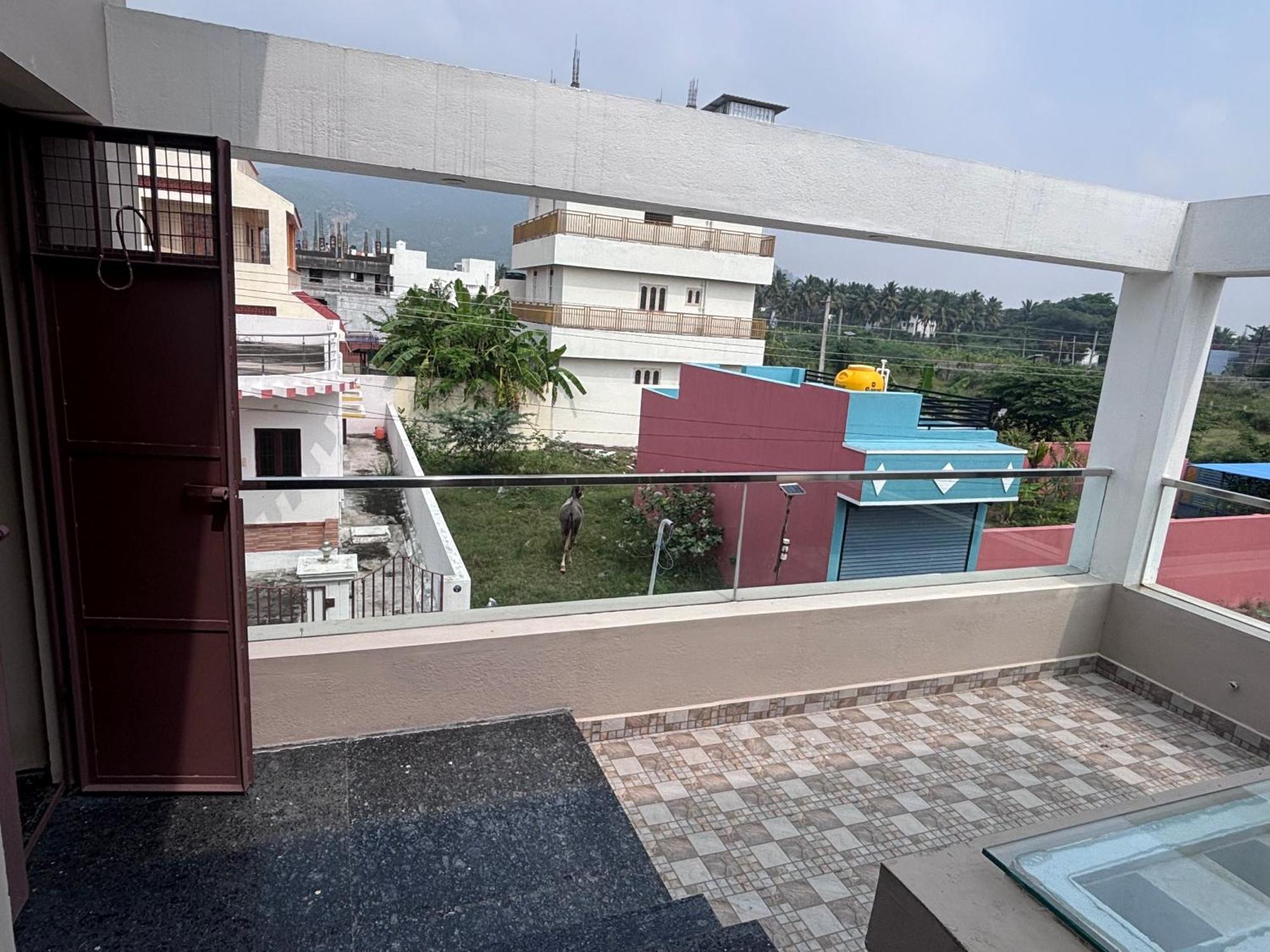 Jo'S Homestay Tiruvannamalai Exterior photo